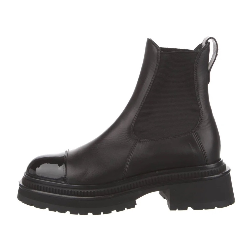 Interlocking Chanel CC Logo Chelsea Boots